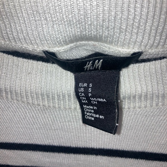 H&M small black and white striped top - Picture 2 of 3